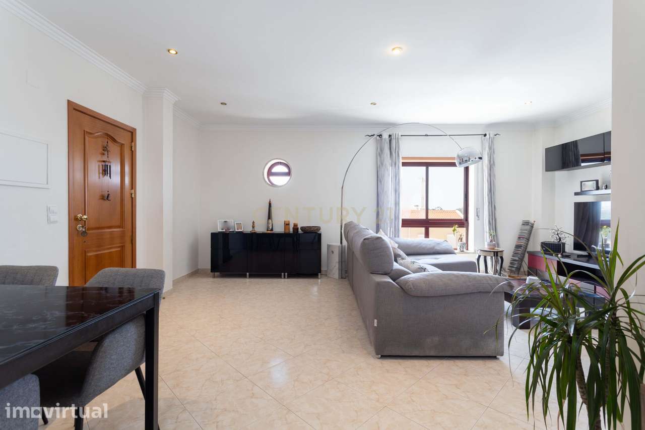 Apartamento T3 com Varanda em Barreiro - Oportunidade Única - Grande imagem: 3/18