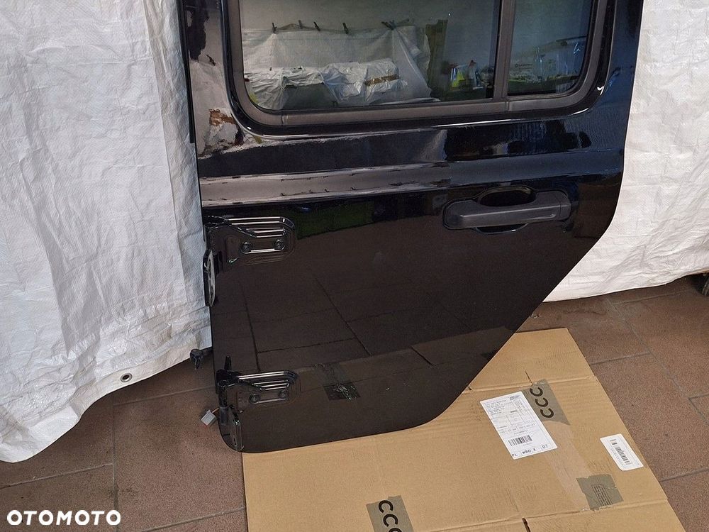 jeep wrangler jl  18-  drzwi lewy tyl  lewe tylne orginal  demontaz - 4