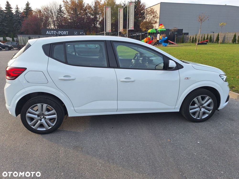 Dacia Sandero - 8