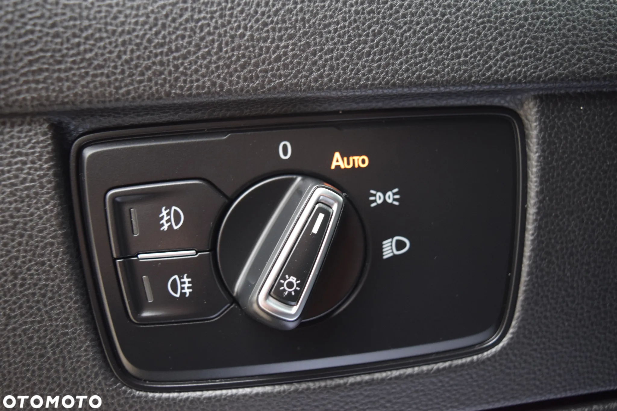 Volkswagen Passat 2.0 TDI Elegance DSG - 20