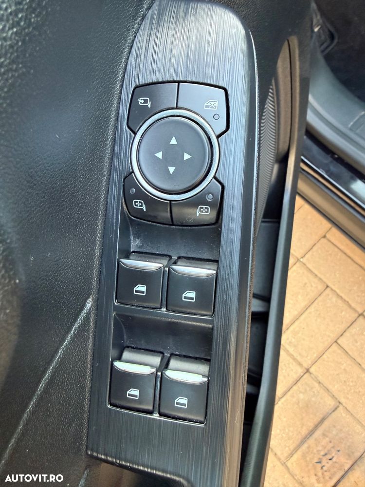 Ford Kuga 2.5 Duratec FHEV TITANIUM - 26