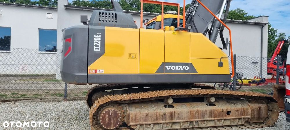 Volvo EC220E L - 6
