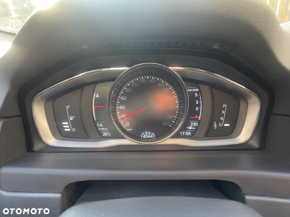 Volvo XC 70 D4 AWD Dynamic Momentum EU6 - 33