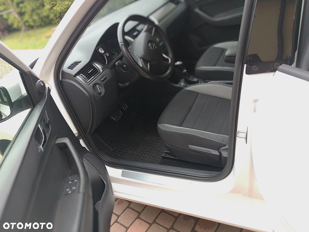 Skoda RAPID 1.4 TSI Ambition DSG - 10