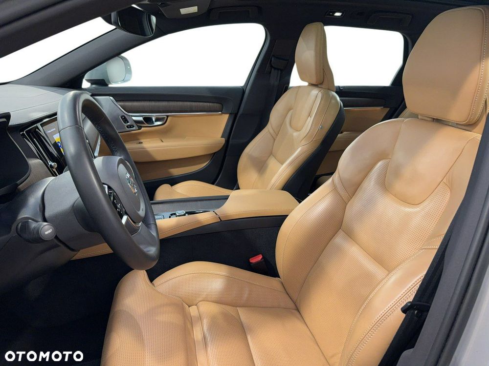 Volvo V90 Cross Country - 11