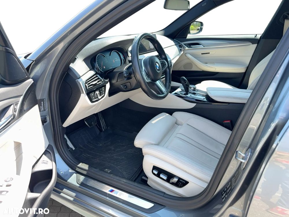 BMW Seria 5 540i xDrive AT - 9