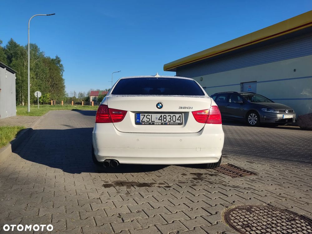 BMW Seria 3 320i - 6