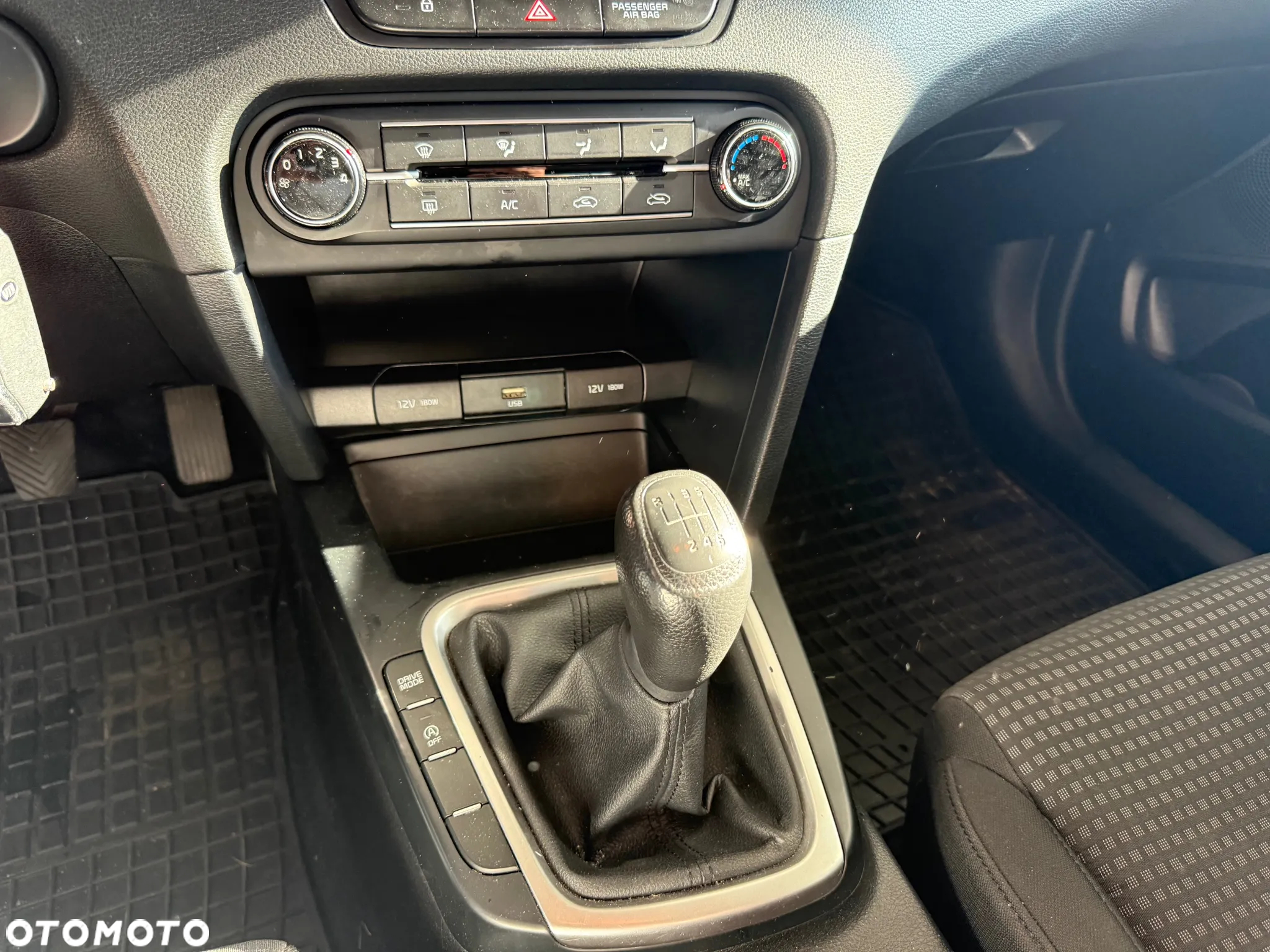 Kia Ceed 1.6 CRDi SCR M - 11