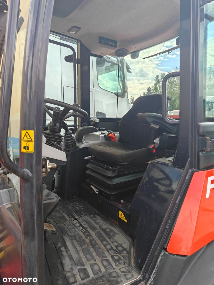 Kubota R090 - 31