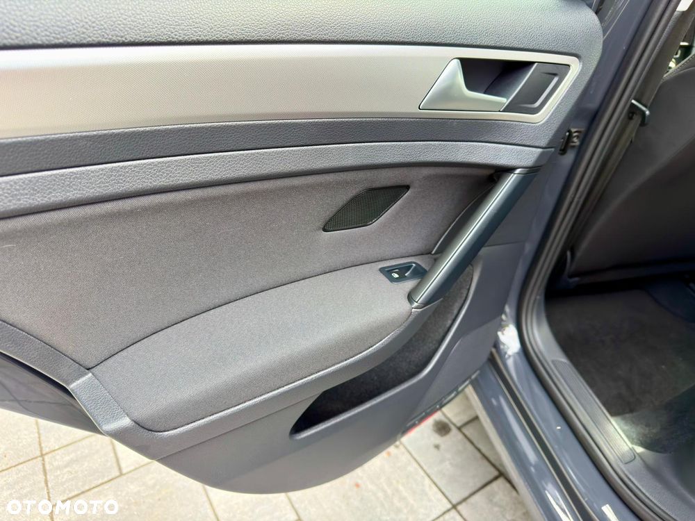 Volkswagen Golf 1.0 TSI BMT Trendline - 24