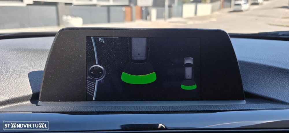 BMW 320 d Aut. Sport Line - 11