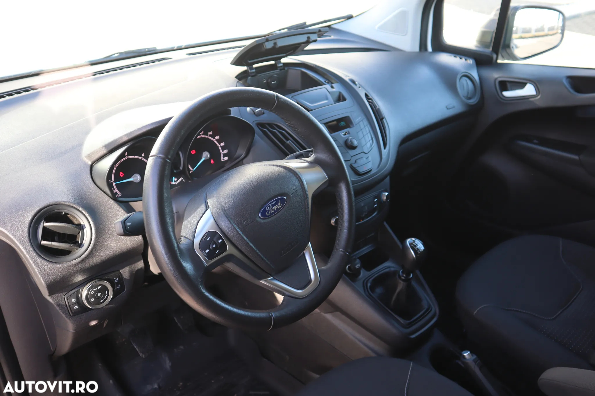 Ford Transit Courier - 6