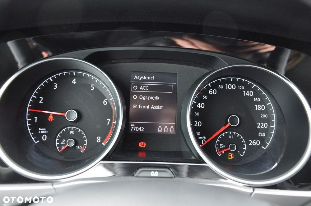 Volkswagen Touran - 14