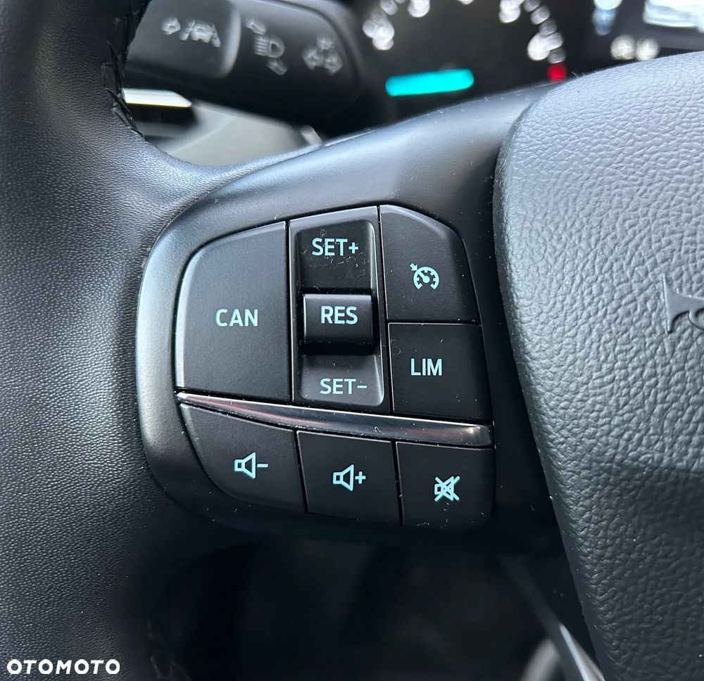 Ford Focus 1.0 EcoBoost Titanium Design - 33