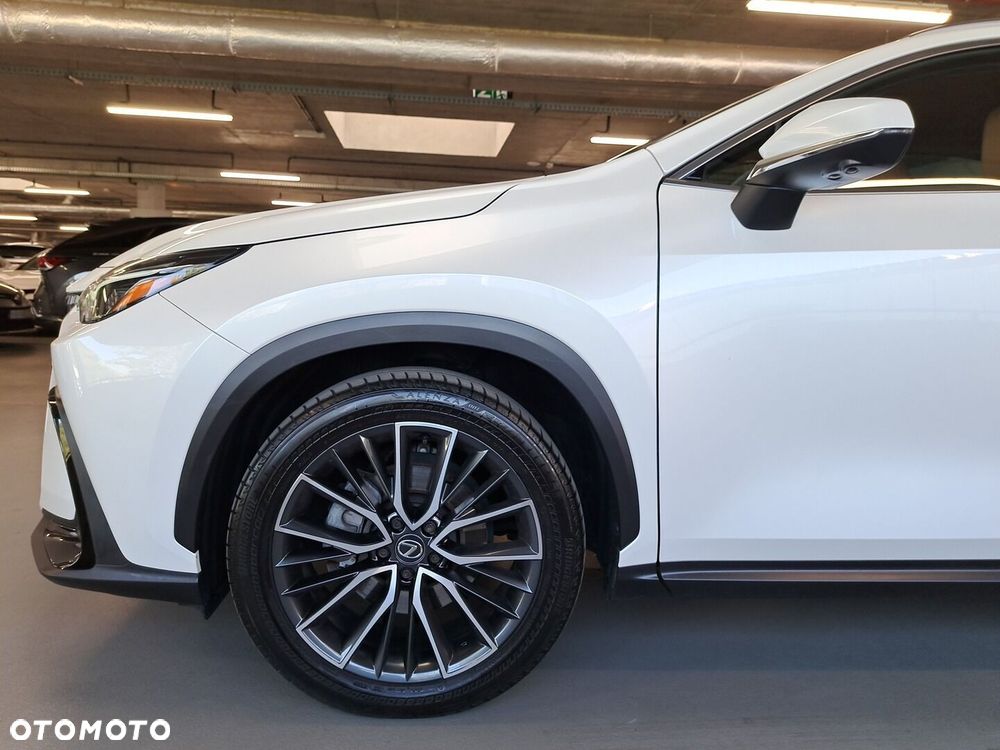 Lexus NX 350h Omotenashi AWD - 34