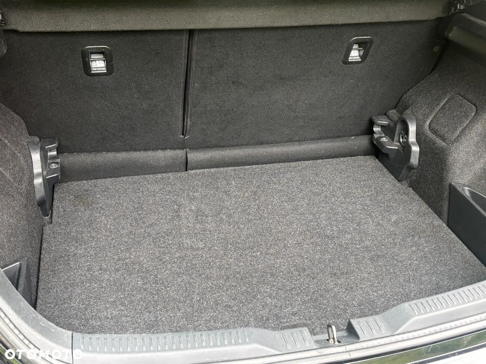 Toyota Auris 1.6 Premium Comfort - 8