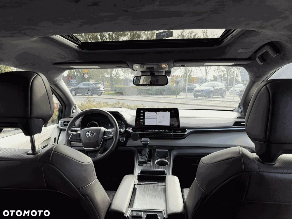 Toyota Sienna - 16