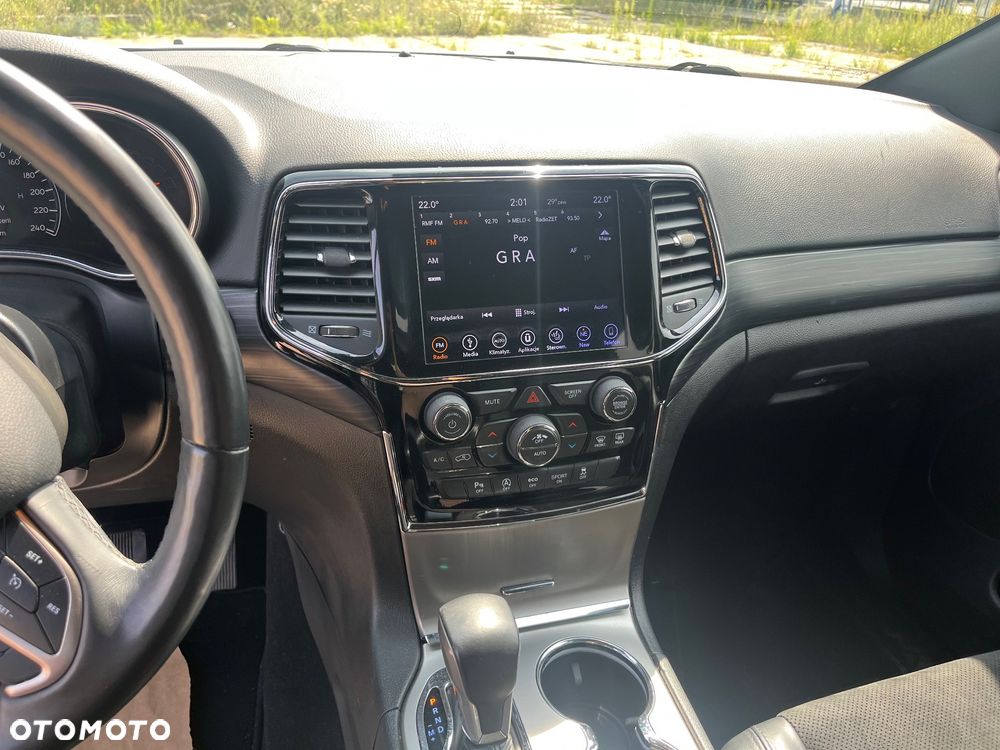 Jeep Grand Cherokee - 14