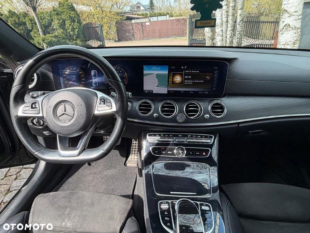 Mercedes-Benz Klasa E 220 d 4-Matic Business Edition 9G-TRONIC - 12