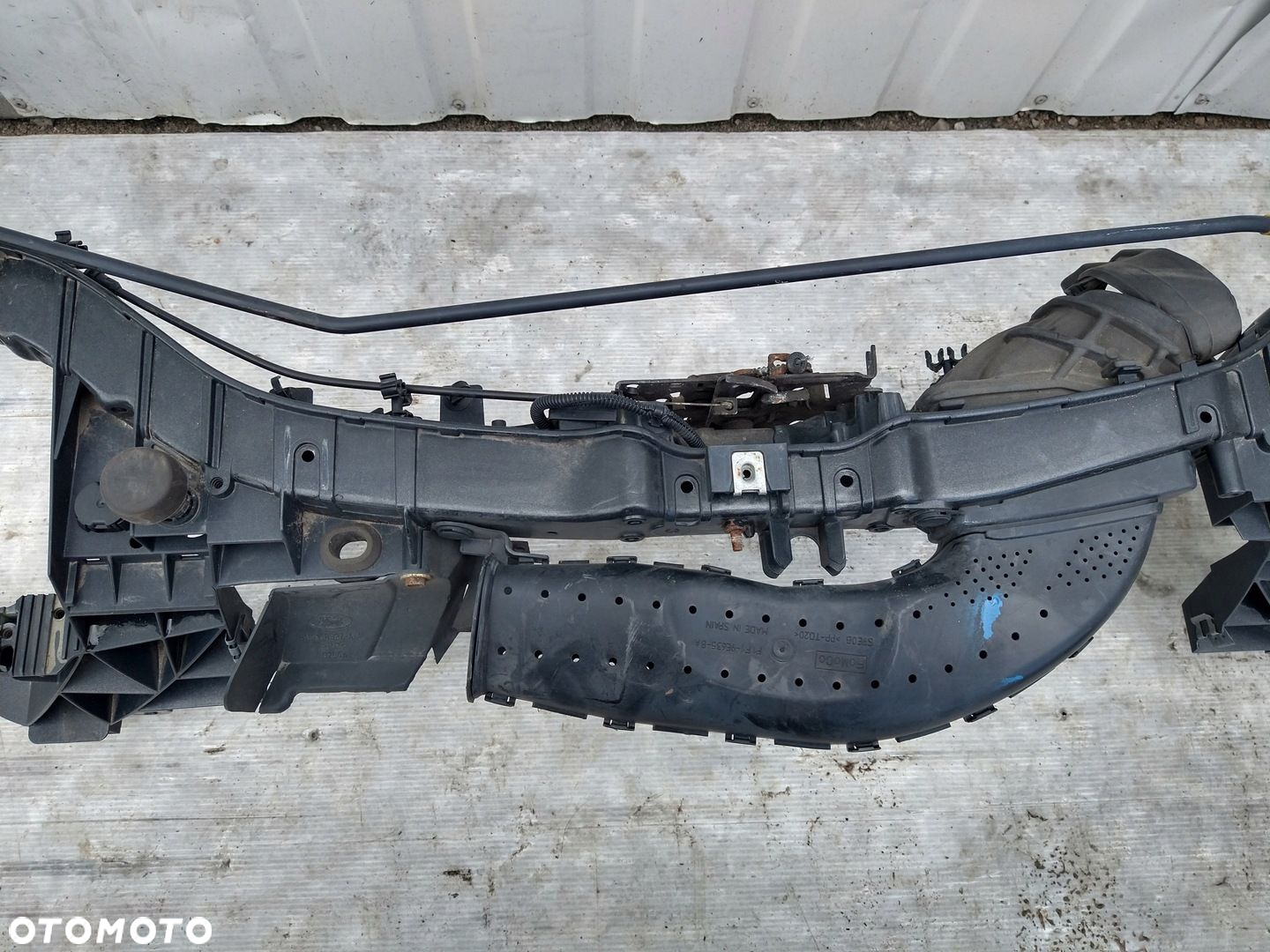 FORD FOCUS MK3 OKULAR PAS PRZEDNI PRZÓD WZMOCNIENIE ZAMEK MASKI BM518327AA - 4