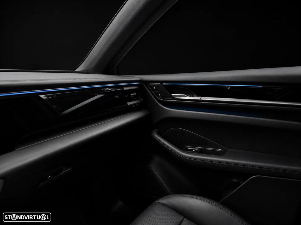 Porsche Macan Electric - 27