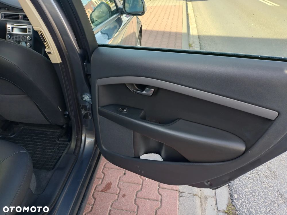 Volvo V70 2.0D Momentum - 28