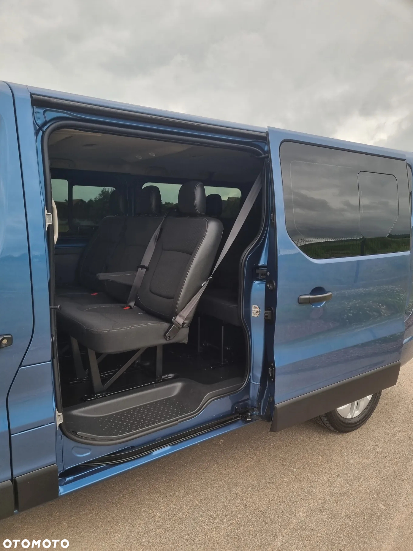 Opel Vivaro - 11