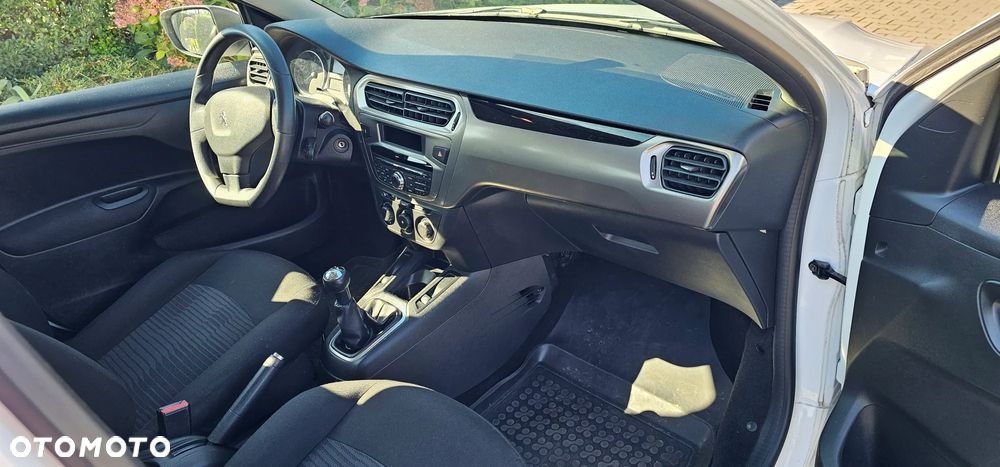 Peugeot 301 1.2 Pure Tech Active - 5