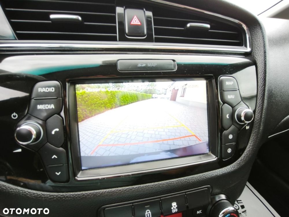 Kia Ceed - 11