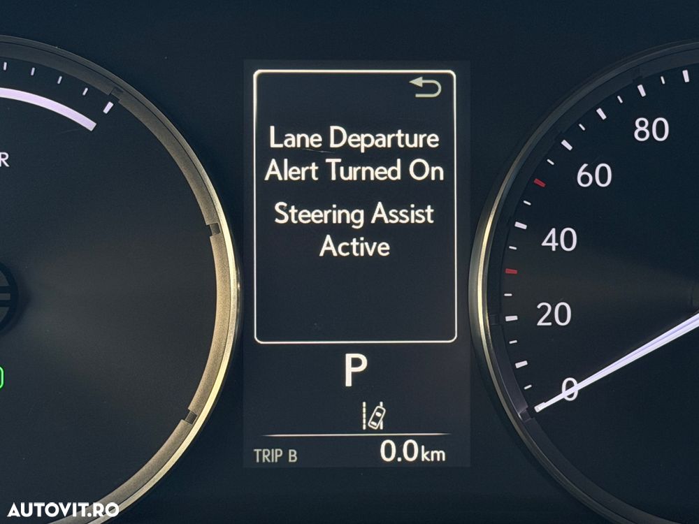 Lexus Seria IS 300h Aut. Luxury - 38