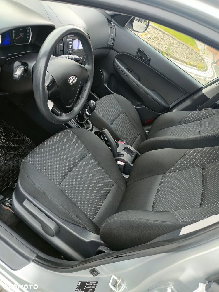 Hyundai i30 1.4 Classic + - 9