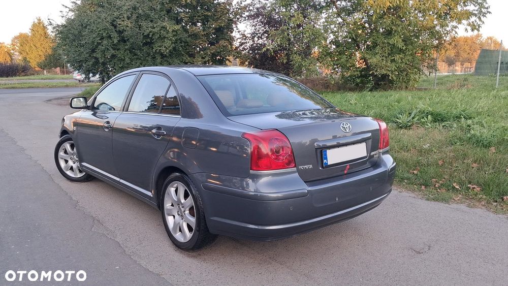 Toyota Avensis - 5