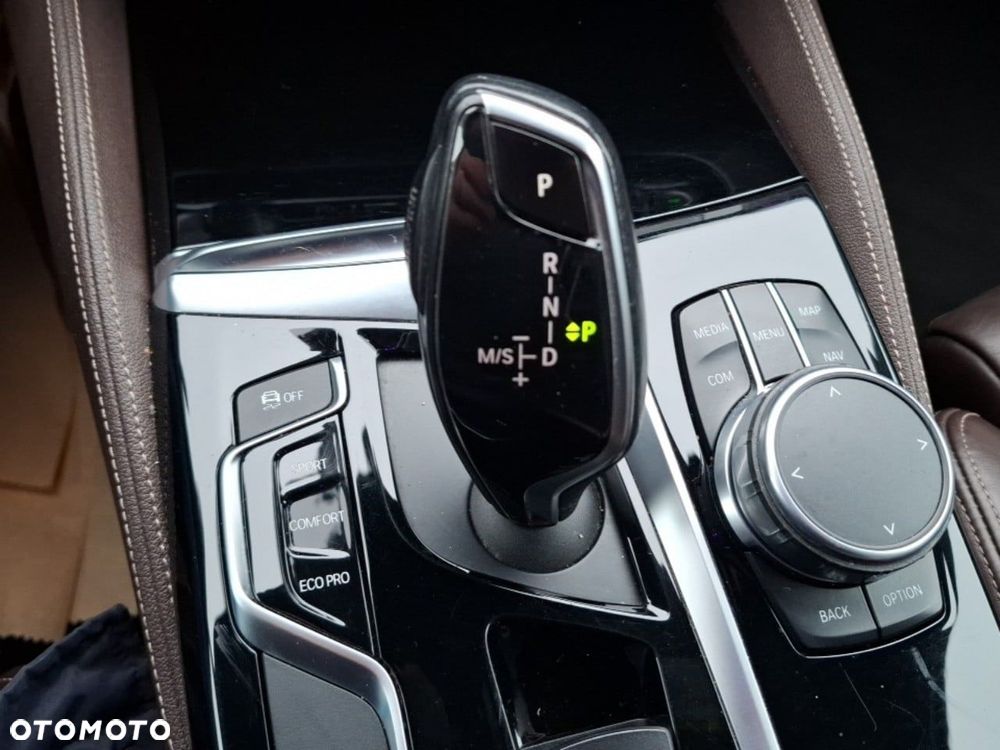 BMW Seria 5 530d Luxury Line - 27