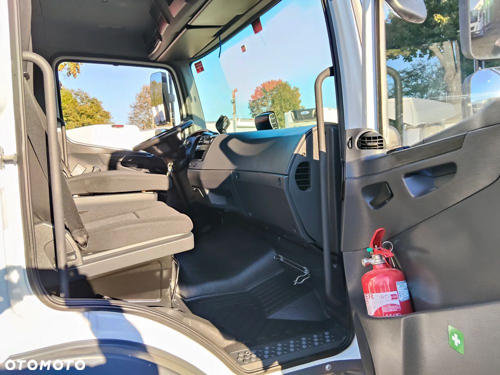 Mercedes-Benz Atego 1221 - 24