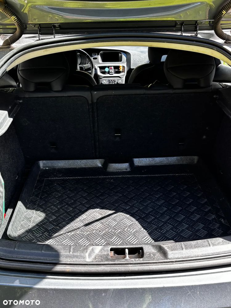 Volvo V40 D2 Momentum - 8