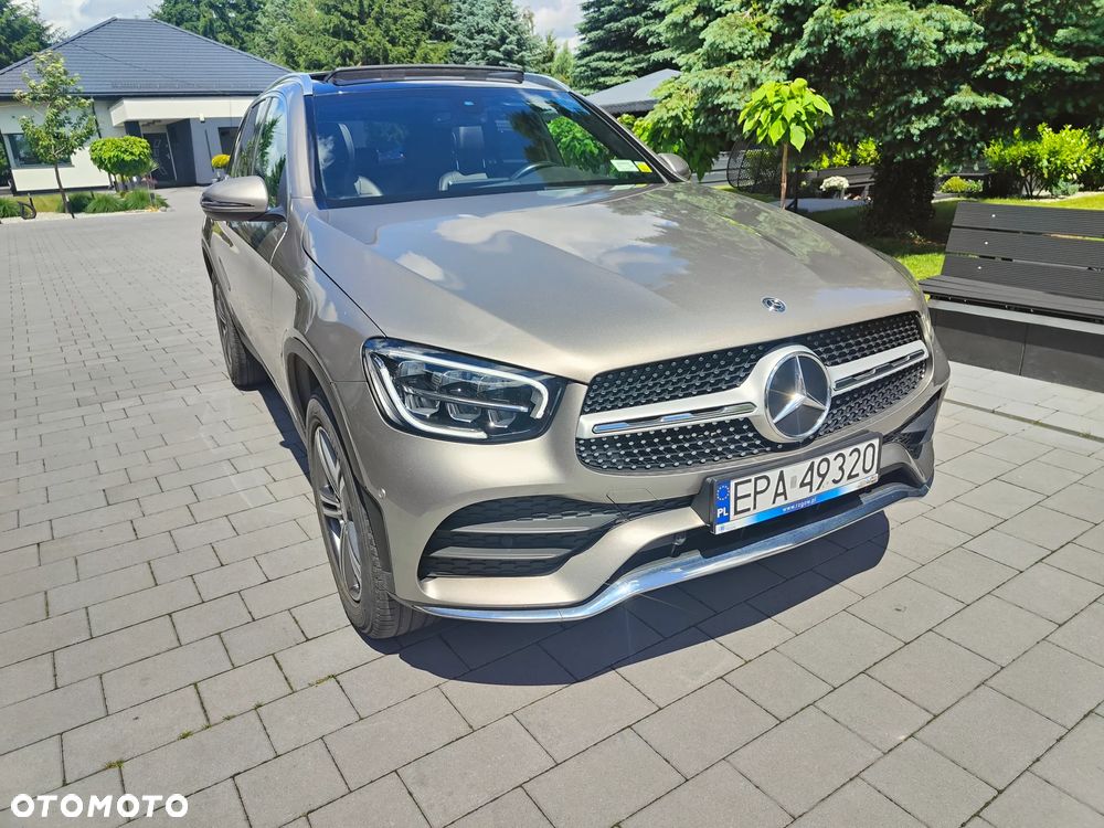 Mercedes-Benz GLC 300 4Matic 9G-TRONIC AMG Line - 12