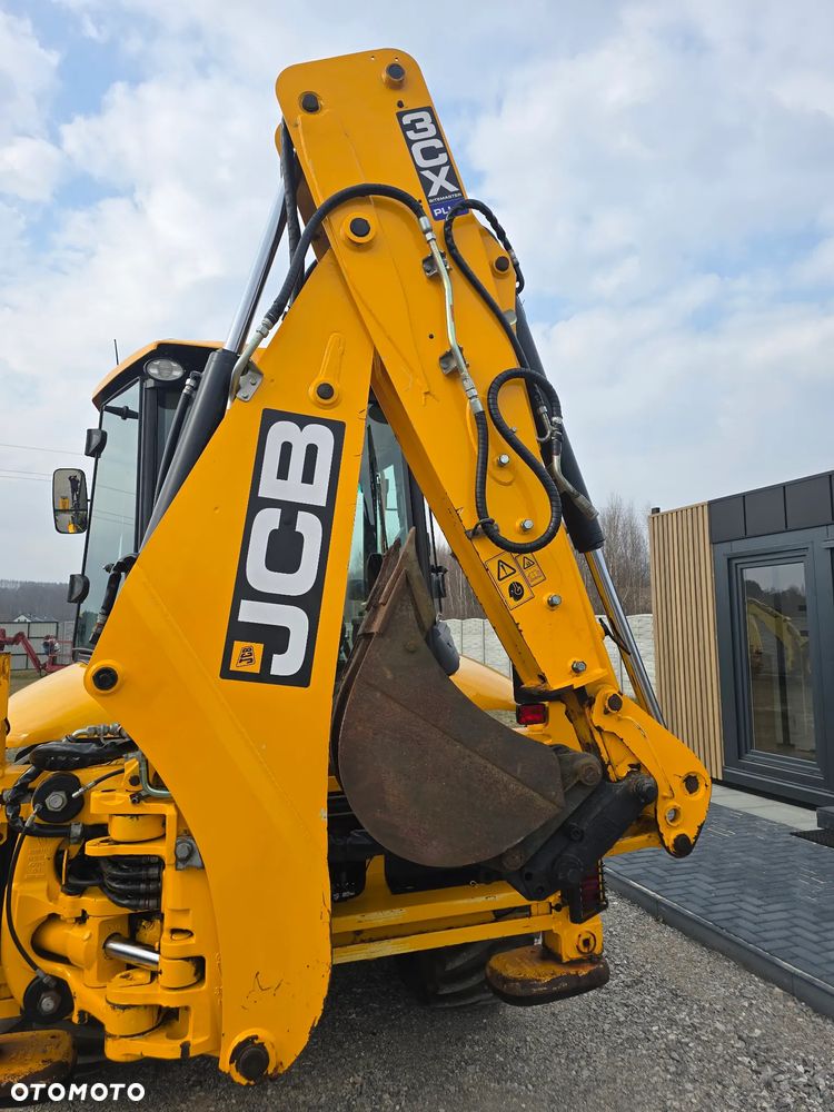 JCB - 9