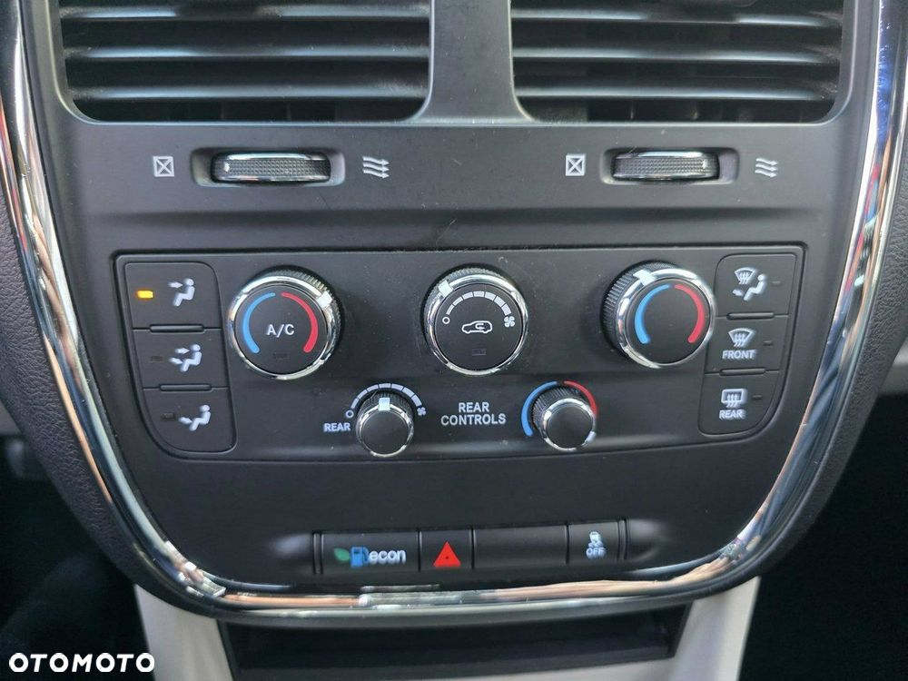 Dodge Grand Caravan - 21