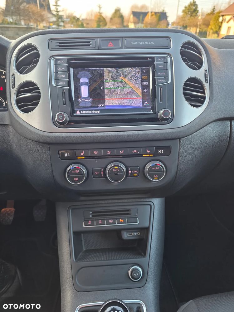 Volkswagen Tiguan 2.0 TDI DPF BlueMotion Technology Lounge Sport & Style - 14