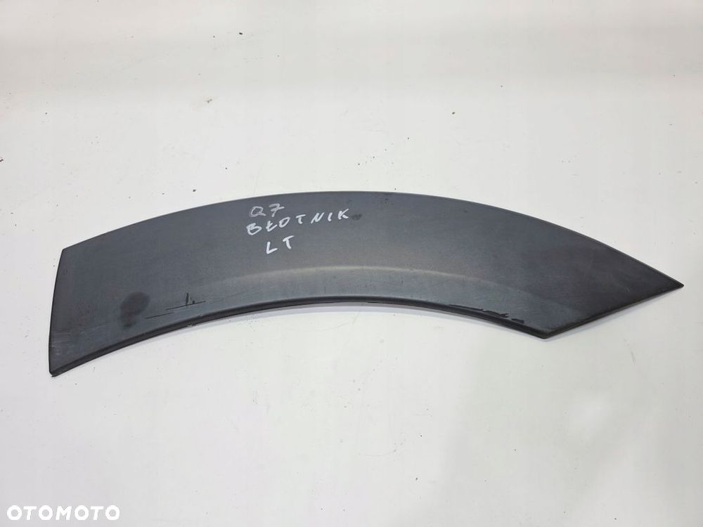 LISTWA Z BŁOTNIKA LEWY TYŁ AUDI Q7 4L ALLROAD 4L0853817A