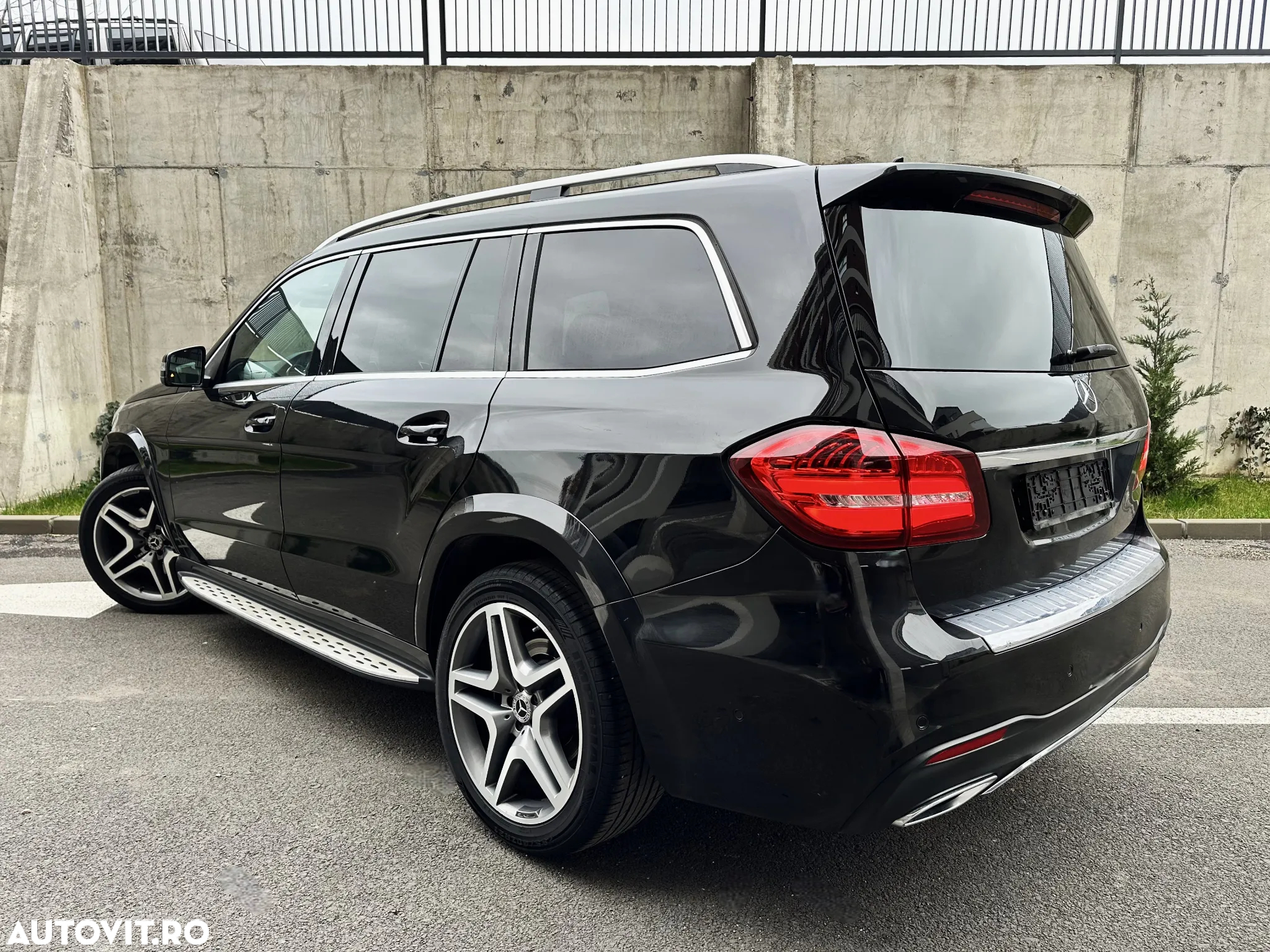 Mercedes-Benz GLS 350 d 4Matic 9G-TRONIC AMG Line - 4