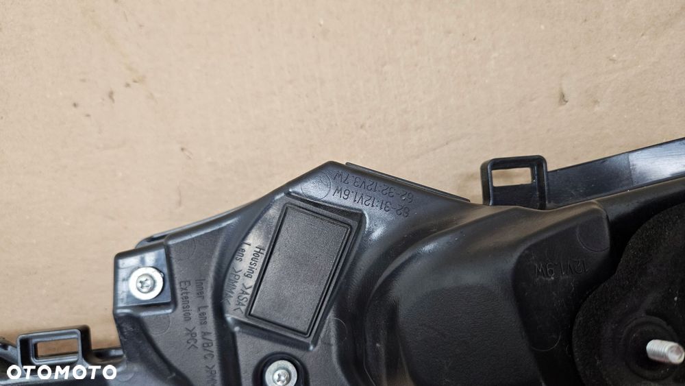 lampa tył tylna prawa w klapę toyota mirai - 10