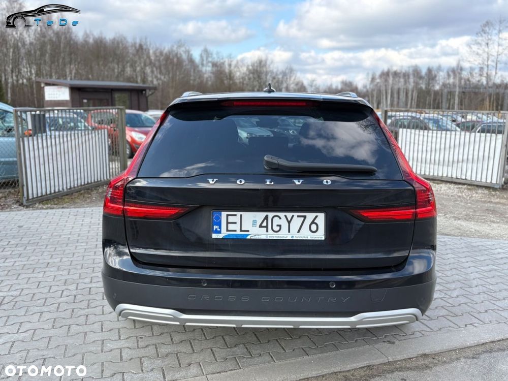 Volvo V90 Cross Country - 10