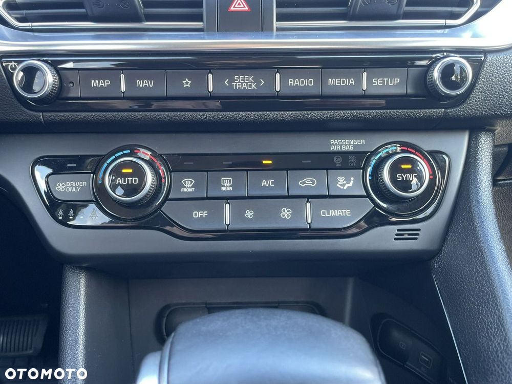 Kia Niro 1.6 GDI Hybrid L Business Line - 25