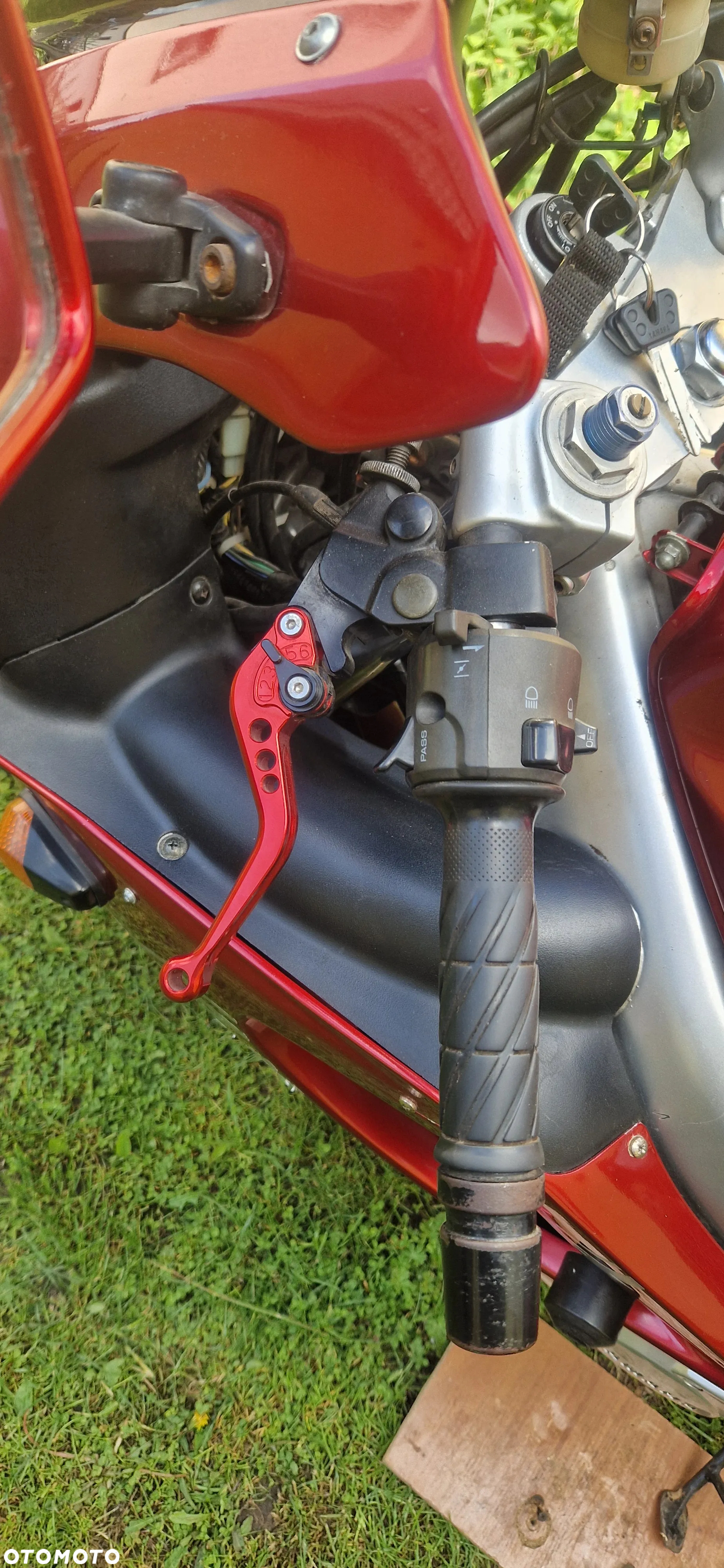 Yamaha YZF - 6