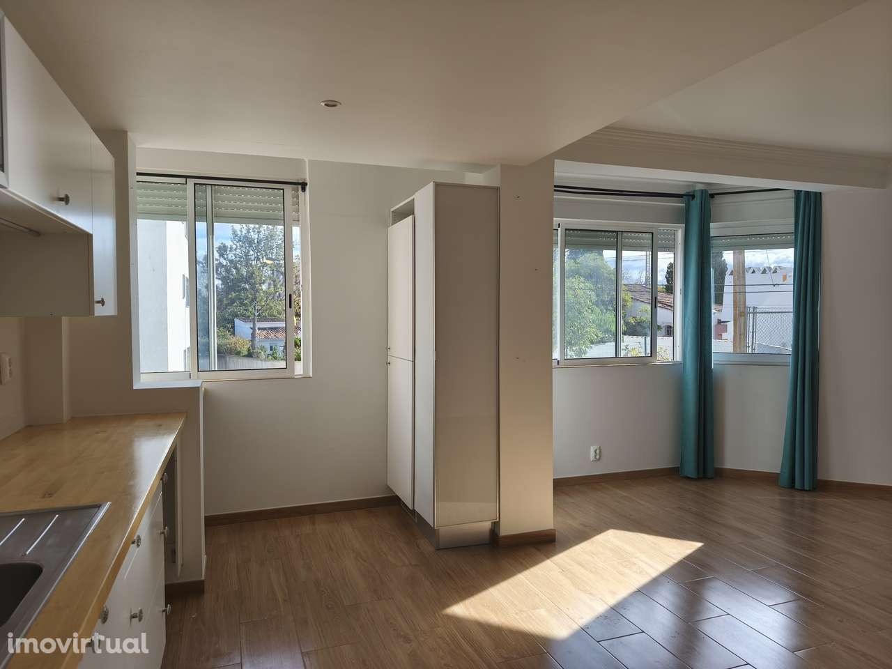 T2 Bem Conservado na Rua José Cardoso Pires, Areias, Estoril. - Grande imagem: 2/31