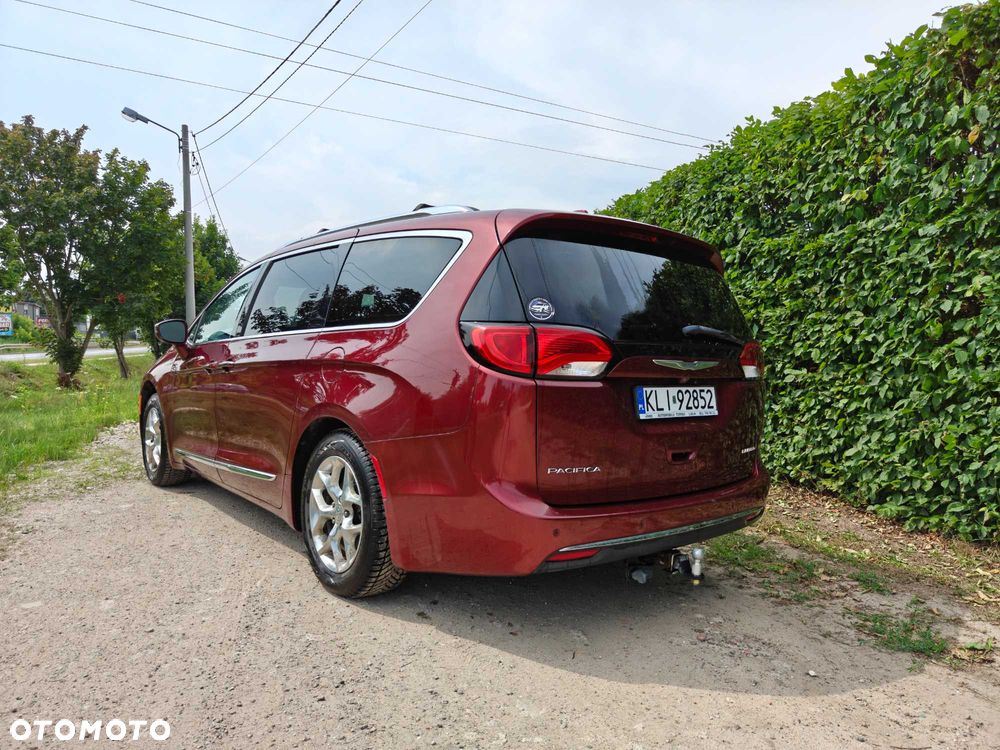 Chrysler Pacifica - 3