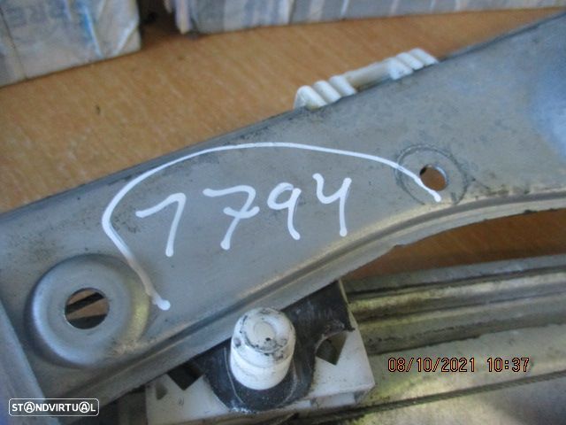 Elevador Sem Motor 8200291145 RENAULT CLIO 3 2005 5P FE RENAULT CLIO 3 2009 1.5 DCI 70CV 5P BRANCO FE - 2