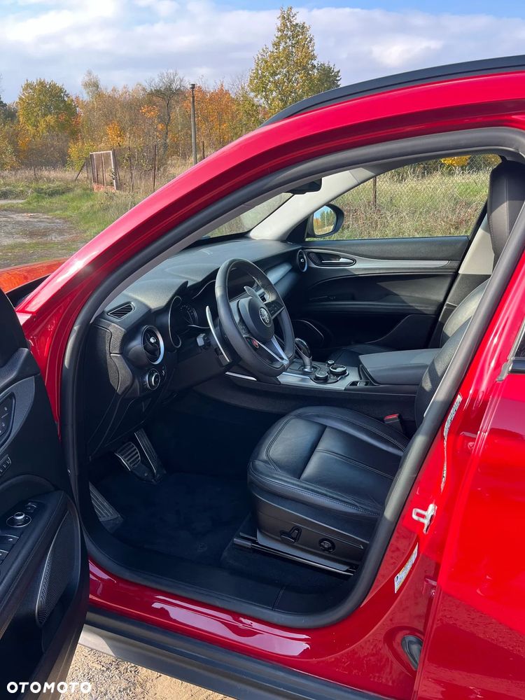 Alfa Romeo Stelvio 2.0 Turbo 16V AT8-Q4 Sprint - 14
