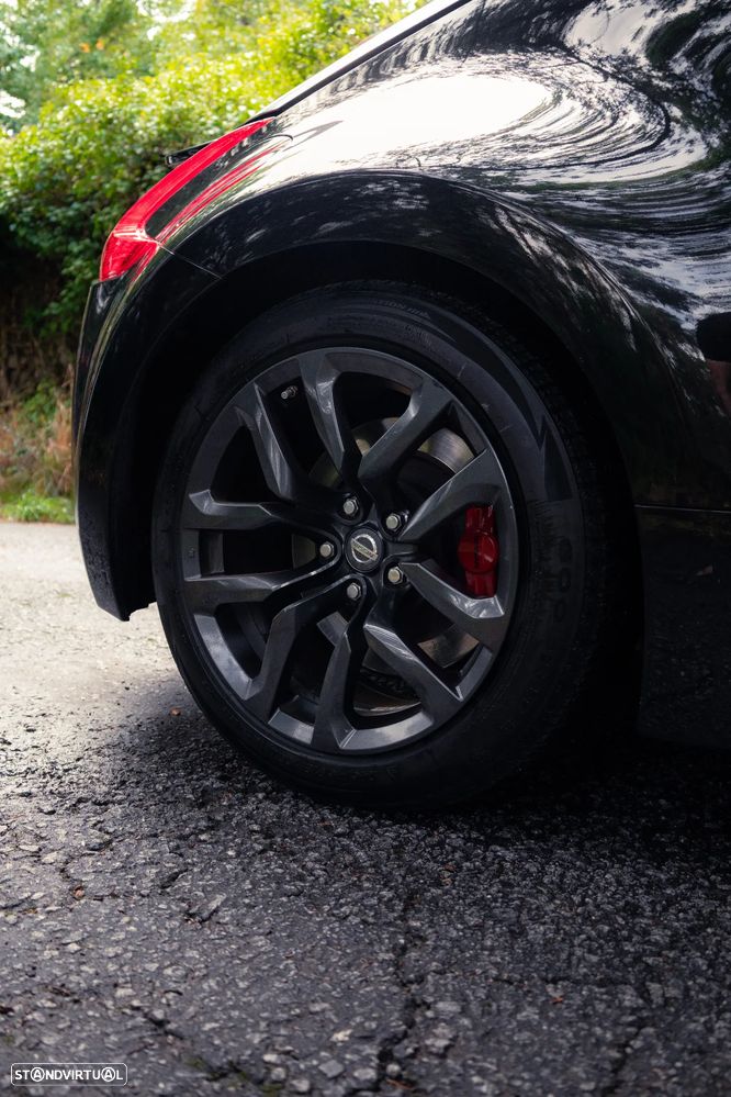 Nissan 370 Z Black Edition - 9